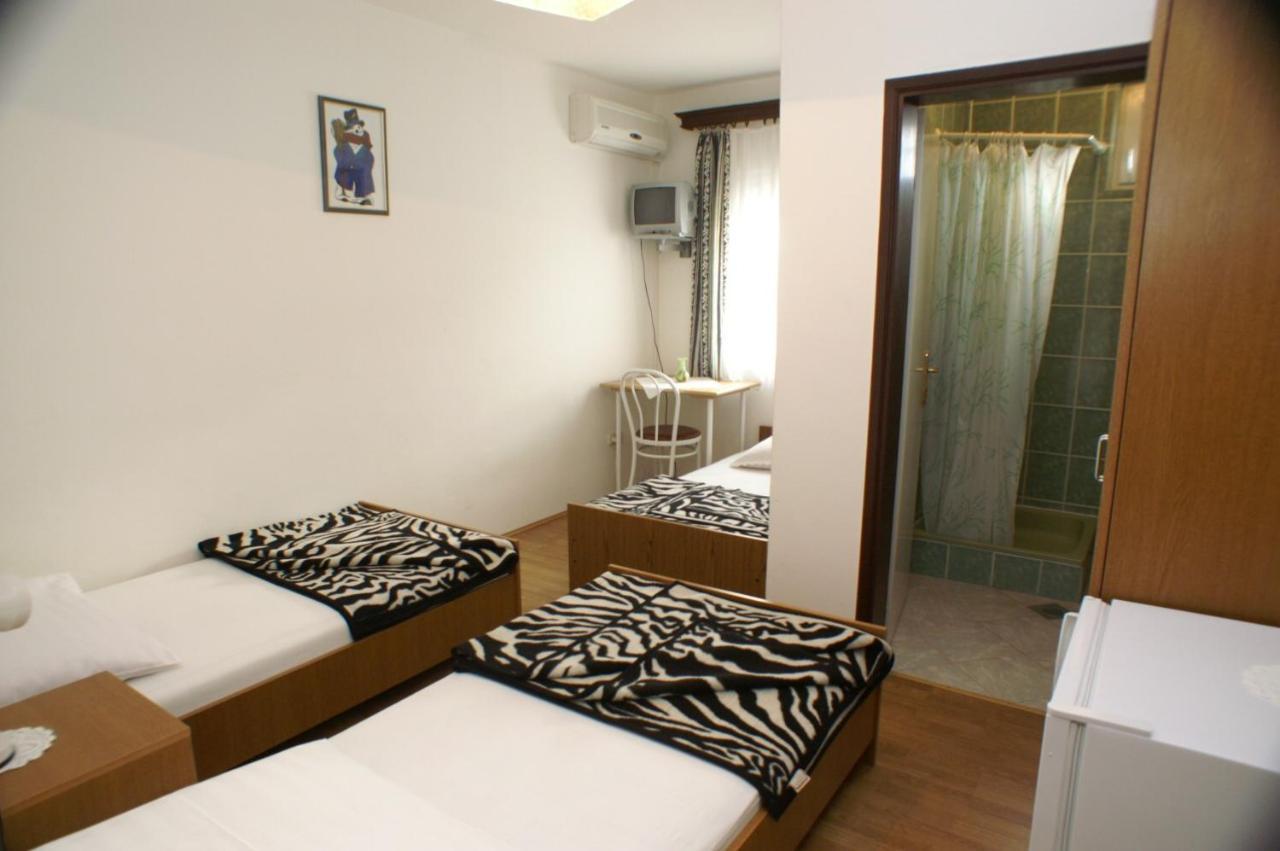 Apartments And Rooms With Parking Space Biograd Na Moru, Biograd - 4305 Buitenkant foto